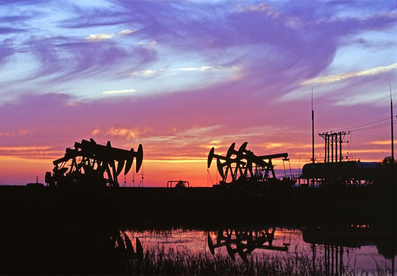 油田大型耐磨机齿轮减速马达应用案例